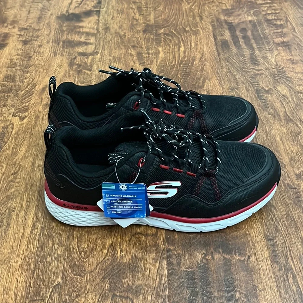 Skechers Men’s Wide Fit Memory Foam Sneakers Size 11